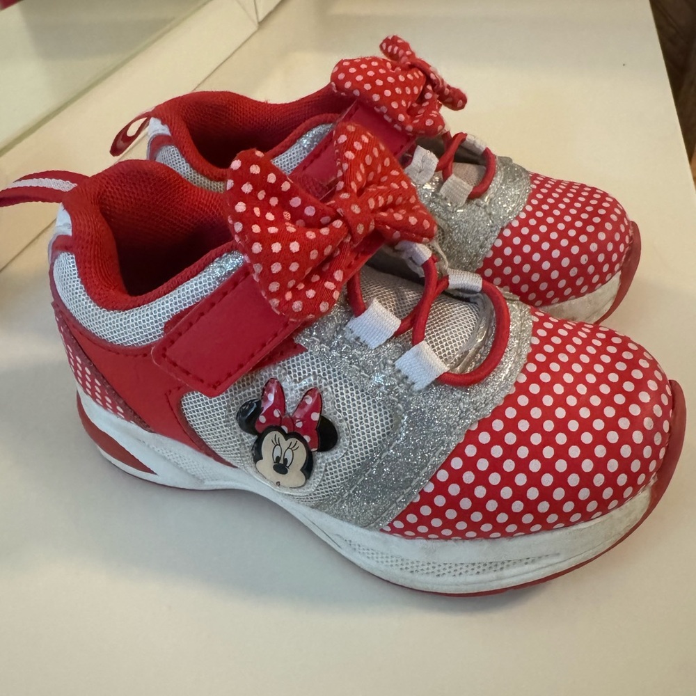 Disney Store Minnie Mouse Polka Dot light up Red and Silver Sneakers (size 7)